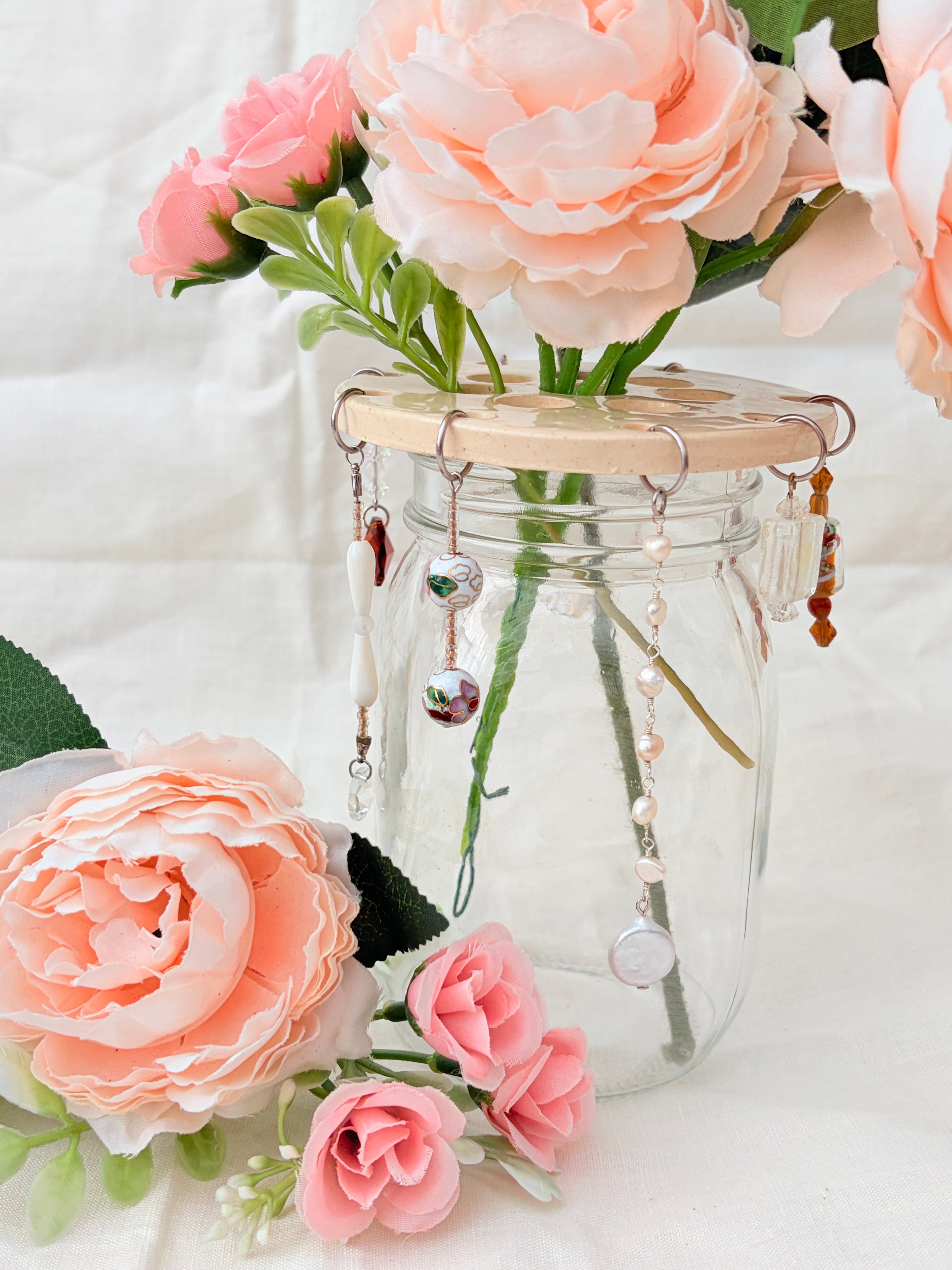 Glimmer Vase Topper - White Circle