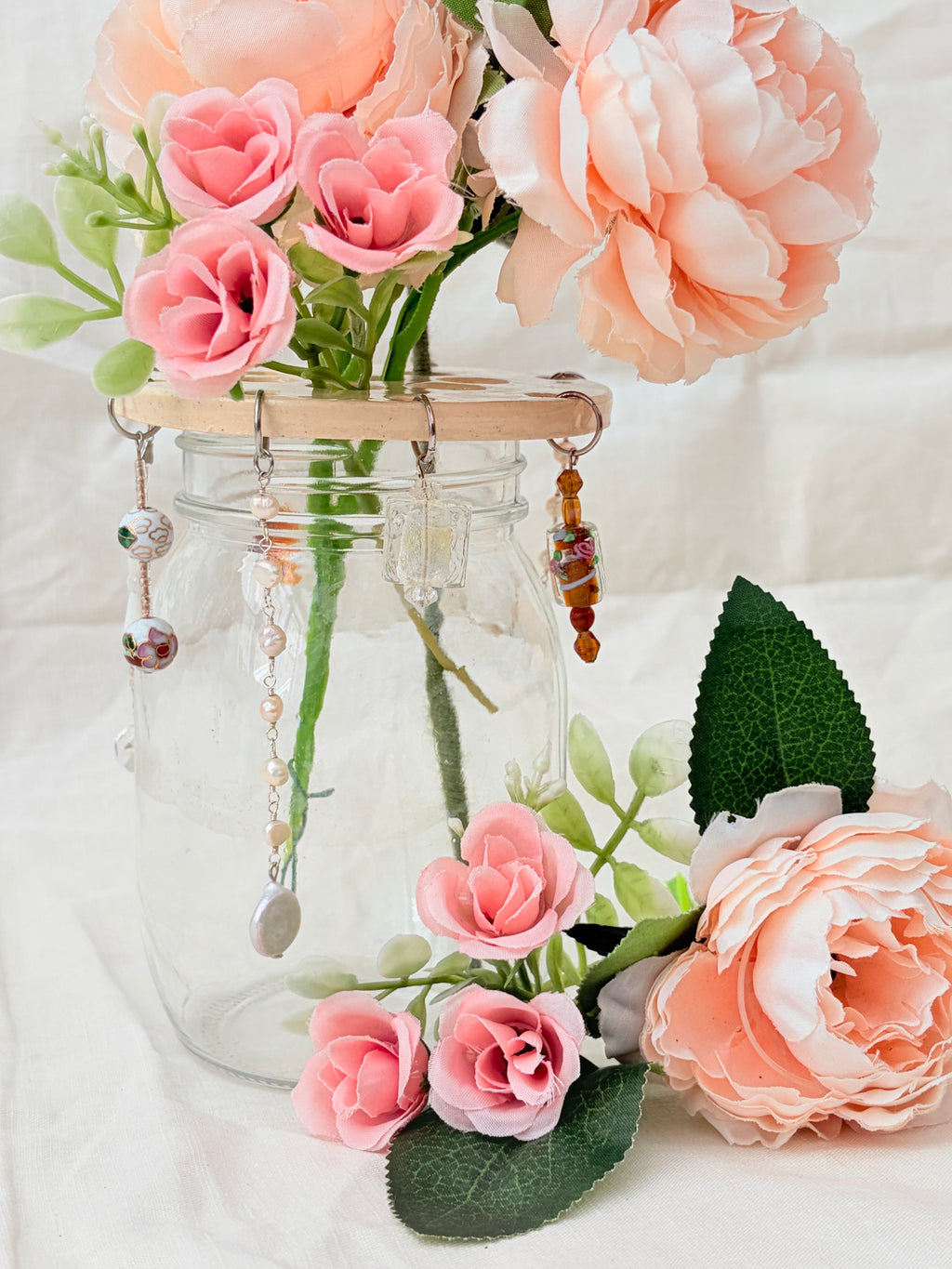 Glimmer Vase Topper - White Circle