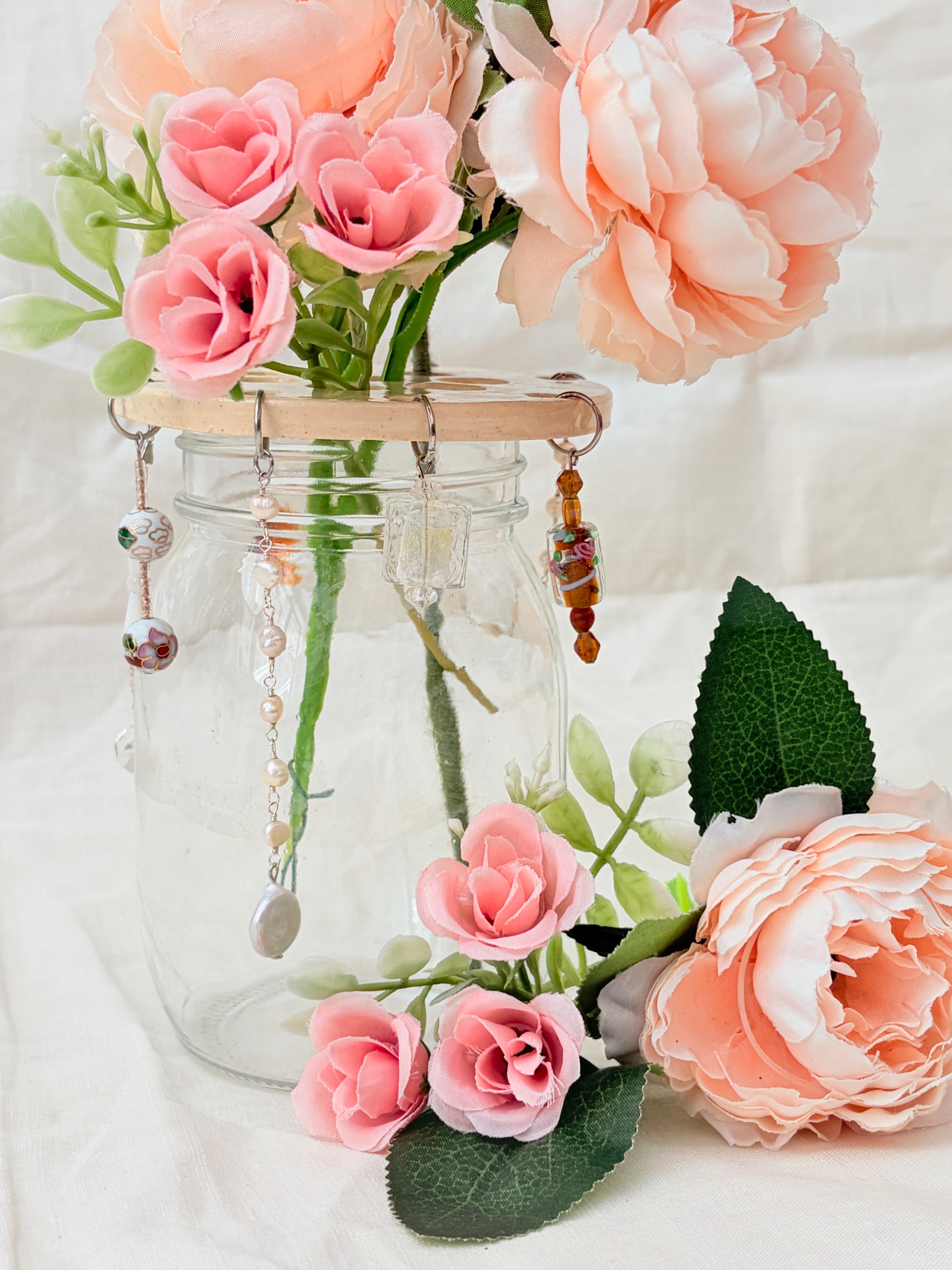 Glimmer Vase Topper - White Circle